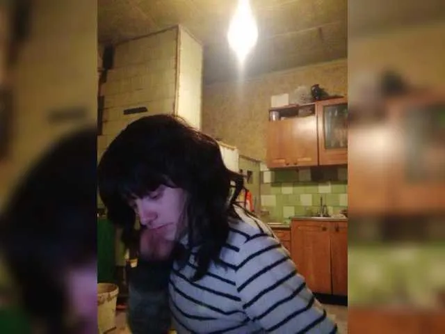 Live sex webcam photo for REPTILIAY #273076719