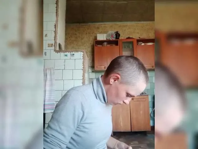 Live sex webcam photo for REPTILIAY #273343550