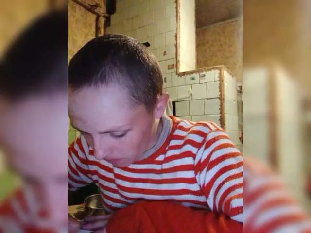 Live sex webcam photo for REPTILIAY #273475700