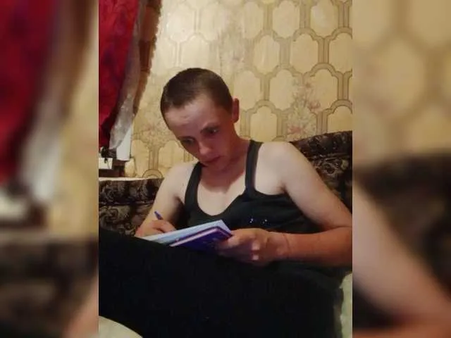 Live sex webcam photo for REPTILIAY #273615670