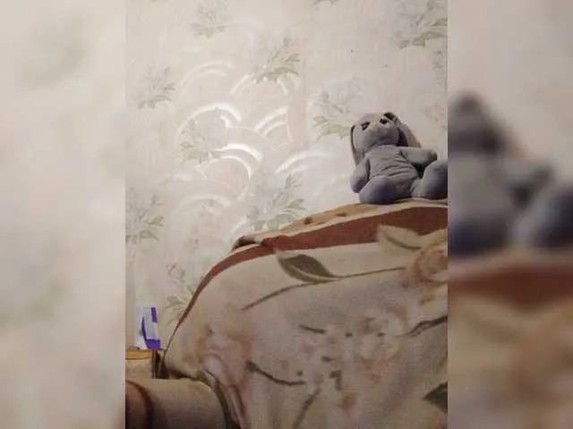 Live sex webcam photo for REPTILIAY #277093227