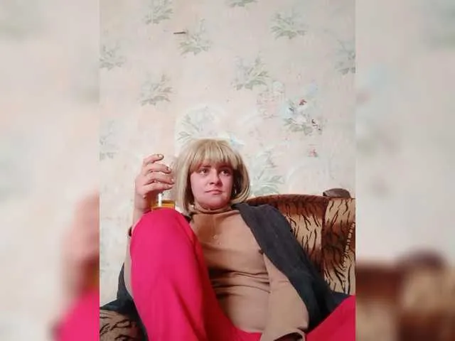 Live sex webcam photo for REPTILIAY #277165357