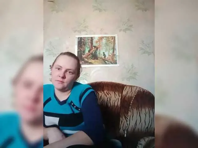 Live sex webcam photo for REPTILIAY #290335278