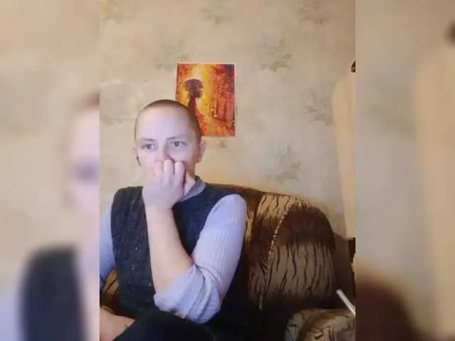 Live sex webcam photo for REPTILIAY #290462885