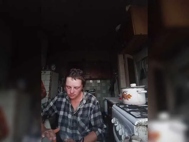 Live sex webcam photo for REPTILIAY #291274182