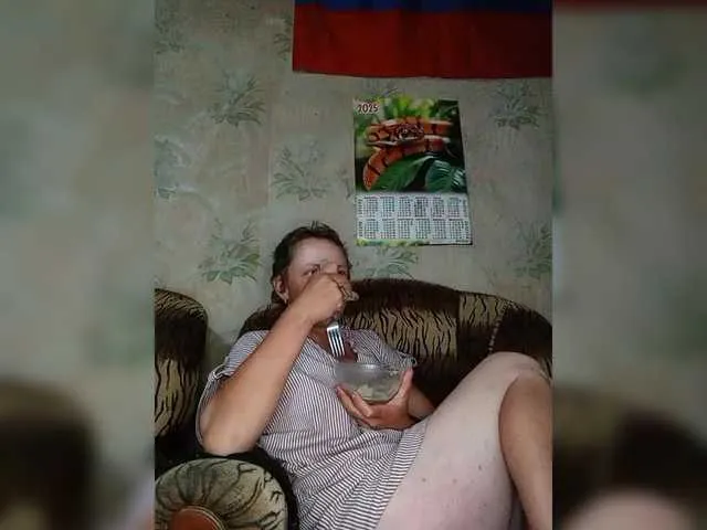 Live sex webcam photo for REPTILIAY #291557132