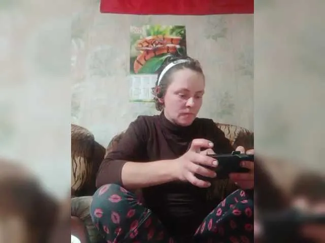 Live sex webcam photo for REPTILIAY #292215596