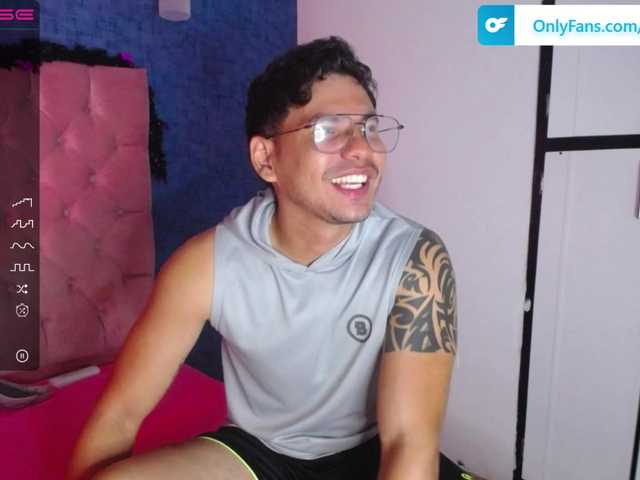 Live sex webcam photo for RIICKY-HOT #276010932