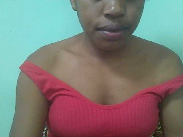 Live sex webcam photo for ROCHELLE1 #278094315