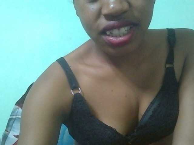 Live sex webcam photo for ROCHELLE1 #278101018