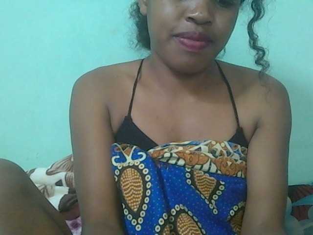 Live sex webcam photo for ROCHELLE1 #278109811