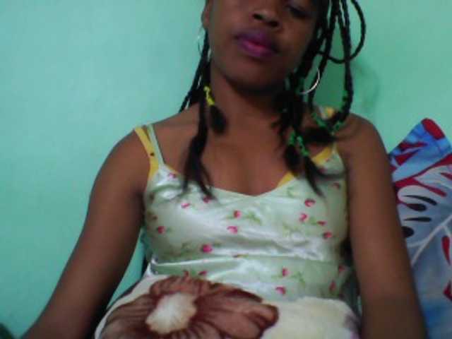 Live sex webcam photo for ROCHELLE1 #278259695