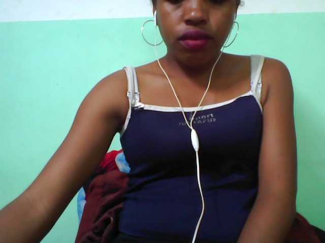 Live sex webcam photo for ROCHELLE1 #278274109