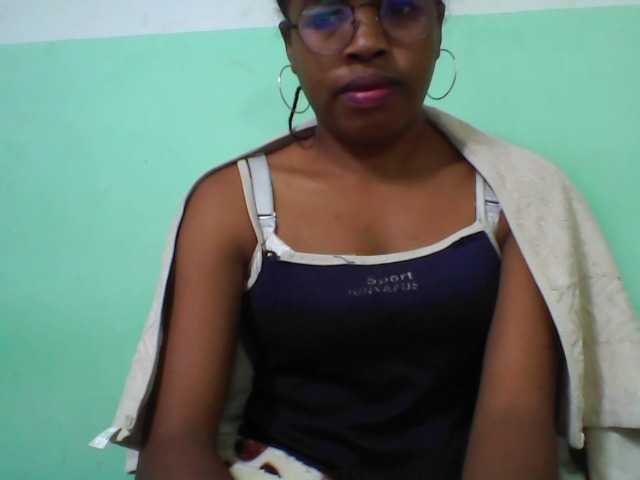 Live sex webcam photo for ROCHELLE1 #278278668