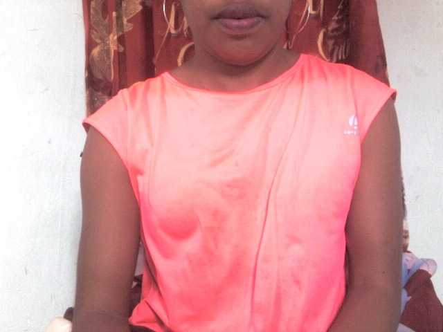 Live sex webcam photo for ROCHELLE1 #283962952