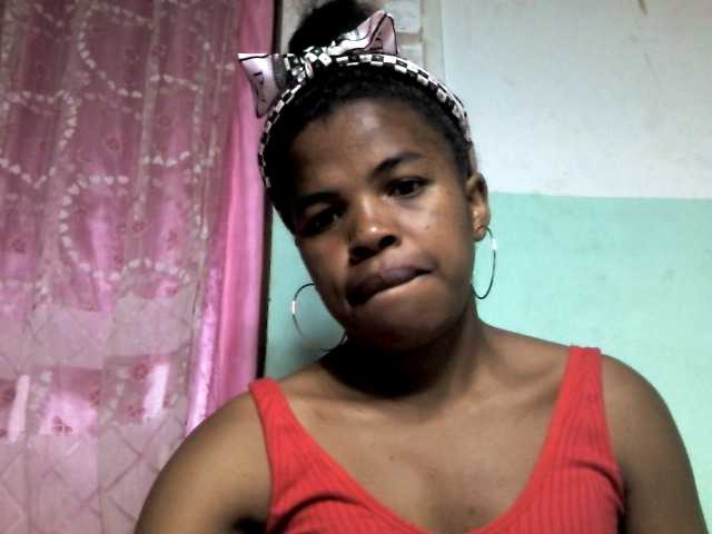 Live sex webcam photo for ROCHELLE1 #289428242