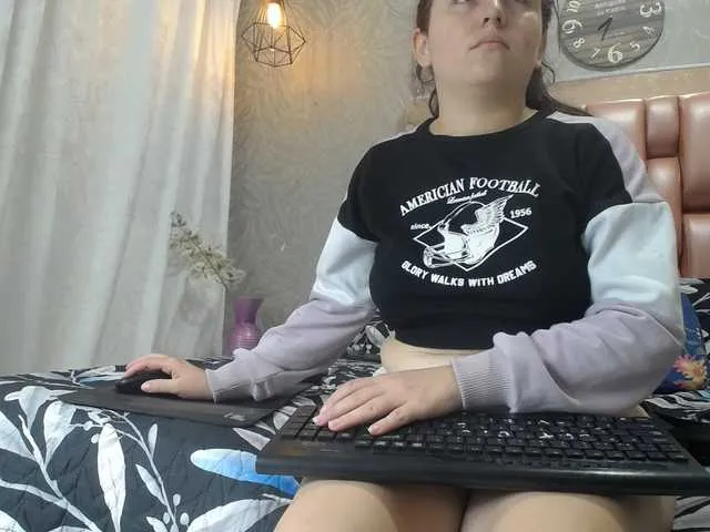 Live sex webcam photo for ROCIOREYNA #277407181