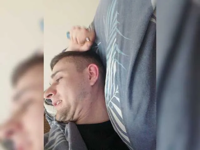 Live sex webcam photo for ROMANTIKOVUCH #277805409