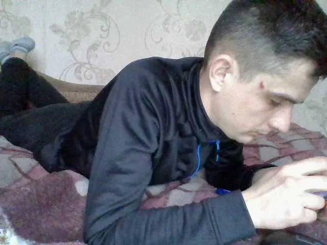 Live sex webcam photo for ROMANTIKOVUCH #290695836