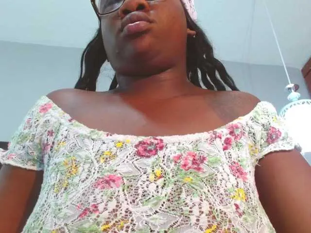 Live sex webcam photo for ROOSGONZALEX #272374707