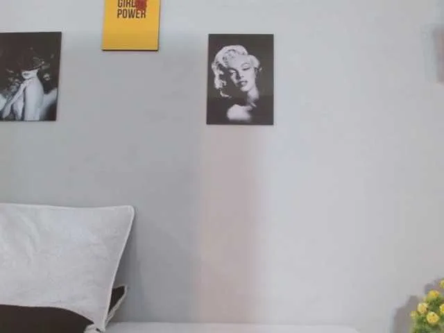 Live sex webcam photo for ROOSGONZALEX #272981778