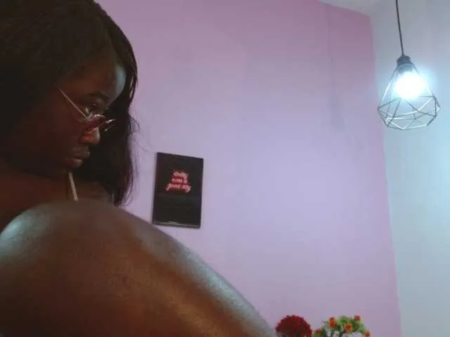 Live sex webcam photo for ROOSGONZALEX #274026089