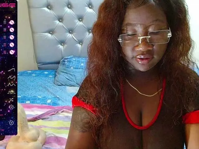 Live sex webcam photo for ROOSGONZALEX #275708691