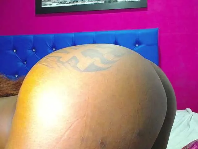 Live sex webcam photo for ROOSGONZALEX #276188610