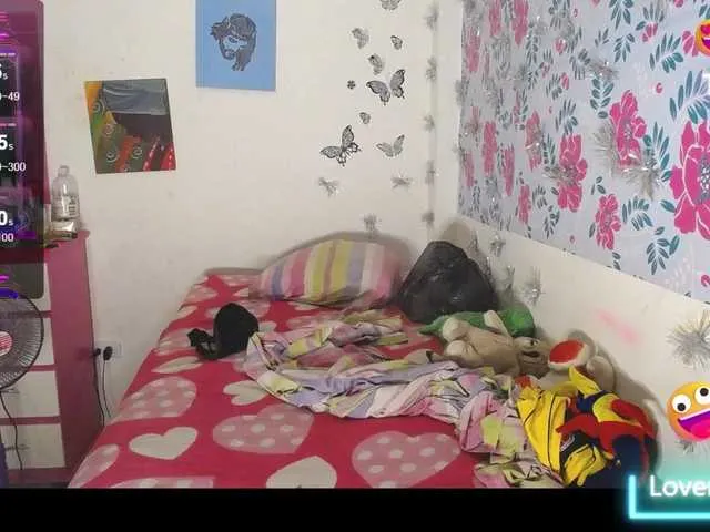 Live sex webcam photo for ROOSGONZALEX #276743140