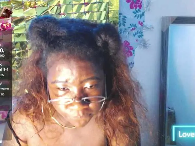 Live sex webcam photo for ROOSGONZALEX #277312535