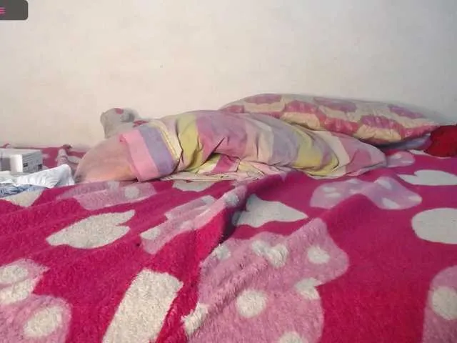 Live sex webcam photo for ROOSGONZALEX #277557128