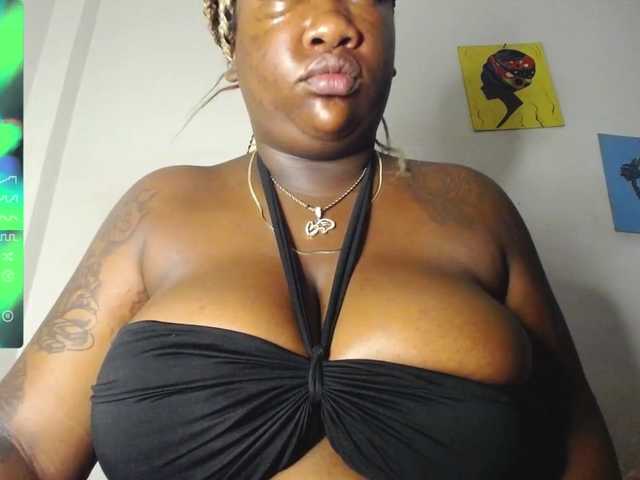 Live sex webcam photo for ROOSGONZALEX #277738490