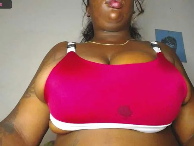 Live sex webcam photo for ROOSGONZALEX #278036613