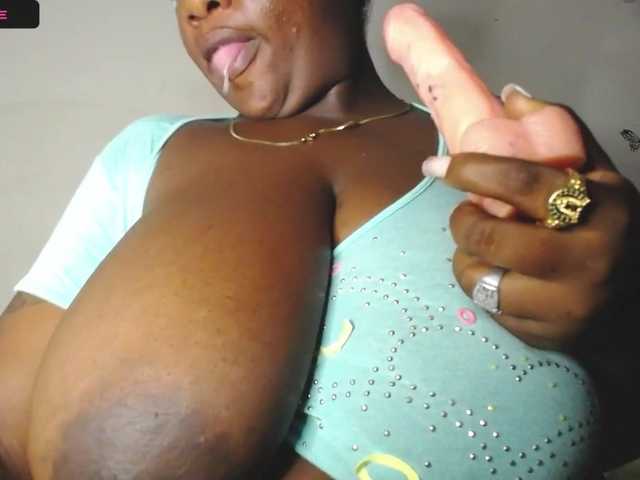 Live sex webcam photo for ROOSGONZALEX #278146933