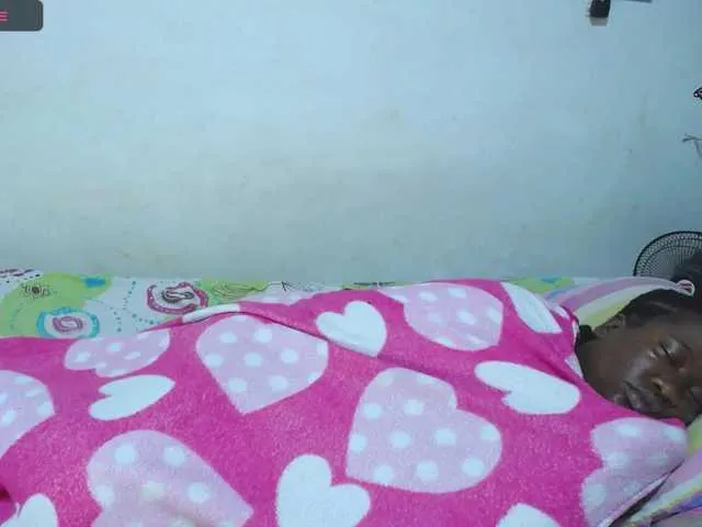 Live sex webcam photo for ROOSGONZALEX #278256344