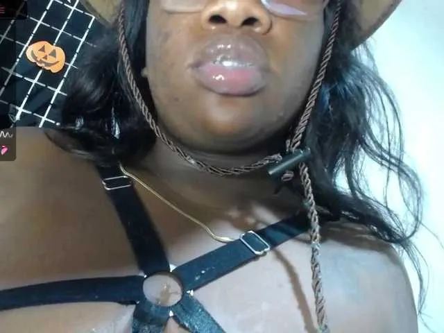 Live sex webcam photo for ROOSGONZALEX #290172125