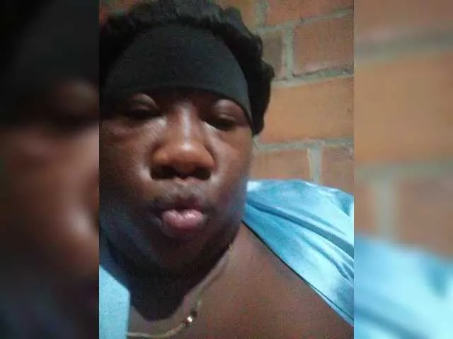 Live sex webcam photo for ROOSGONZALEX #291822840