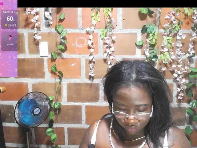 Live sex webcam photo for ROOSGONZALEX #291882258