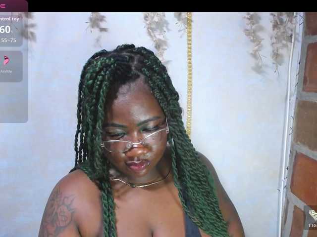 Live sex webcam photo for ROOSGONZALEX #292163972