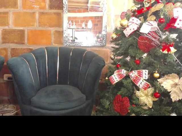 Live sex webcam photo for ROOSGONZALEX #292336701