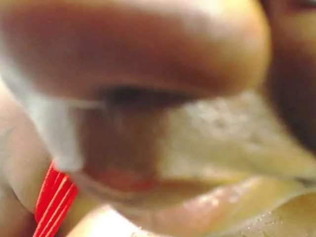 Live sex webcam photo for ROOSGONZALEX #292366006