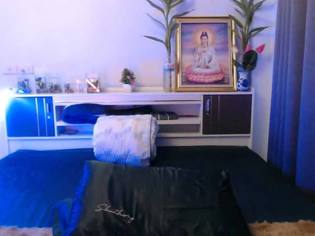 Live sex webcam photo for ROSEESY #271860711