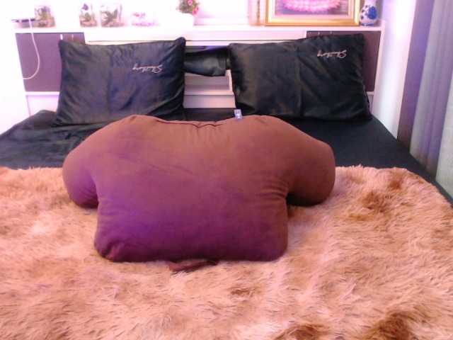 Live sex webcam photo for ROSEESY #271930106