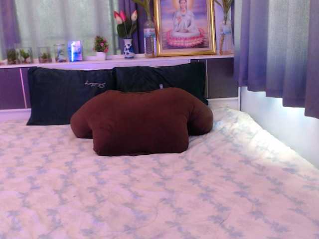 Live sex webcam photo for ROSEESY #272092984