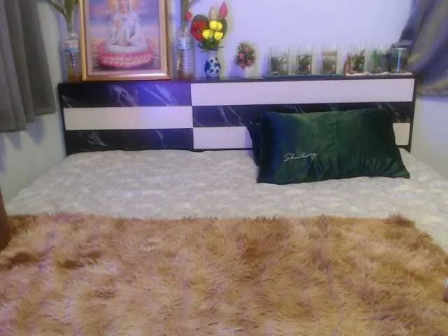 Live sex webcam photo for ROSEESY #272725669