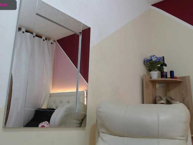 Live sex webcam photo for ROUUSSEE #272085009