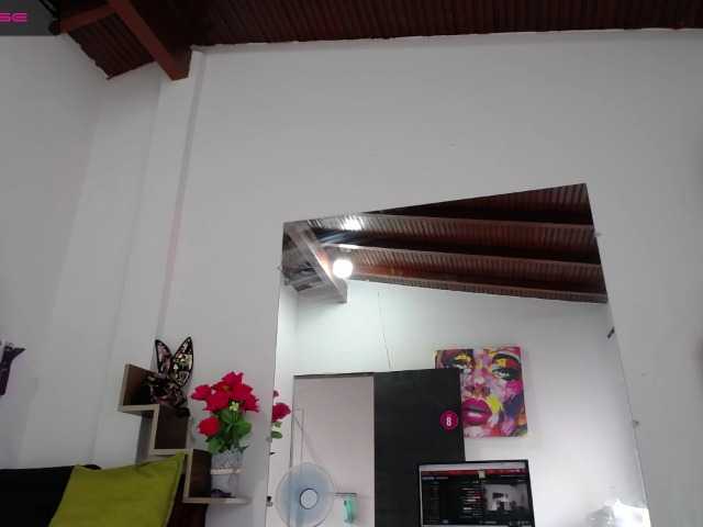 Live sex webcam photo for ROUUSSEE #272149191