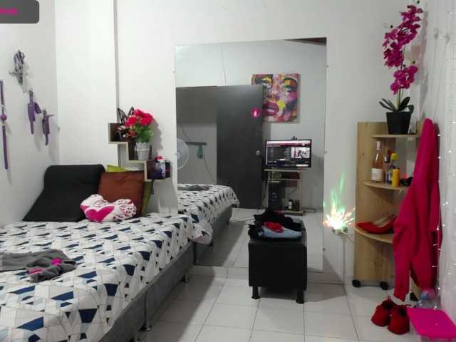 Live sex webcam photo for ROUUSSEE #272740665