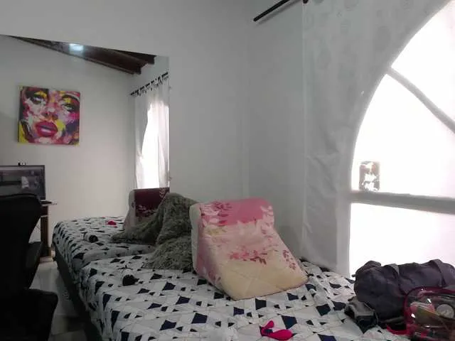 Live sex webcam photo for ROUUSSEE #275257086