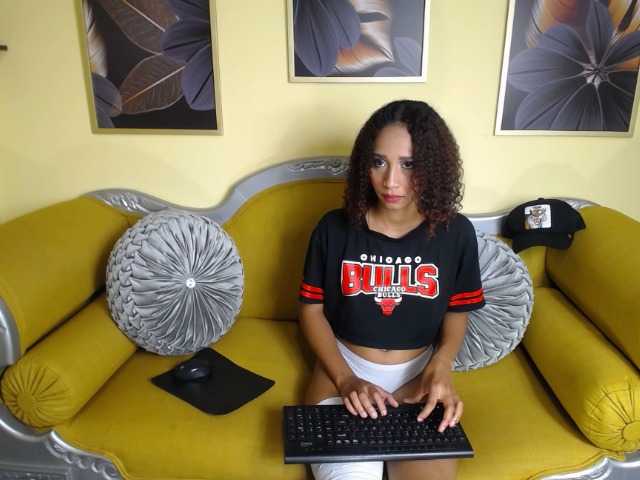 Live sex webcam photo for ROXI--STAR #273719632